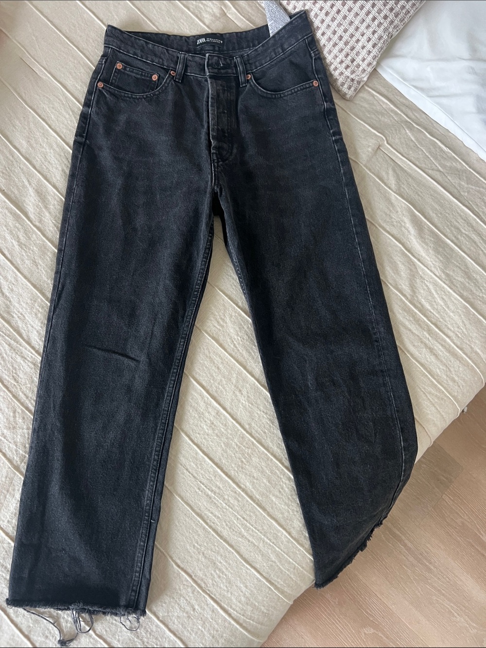 Zara Women’s Black Straight Jeans